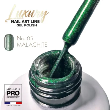 UV Nagellack mit grünen Glitzer von Mollon Pro, Kollektion Nail Art