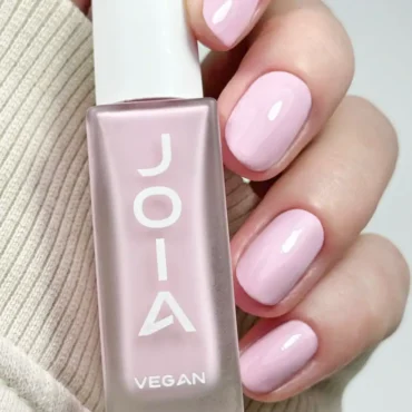 hell rosa Nagellack Joia vegan auf den schönen Nägel